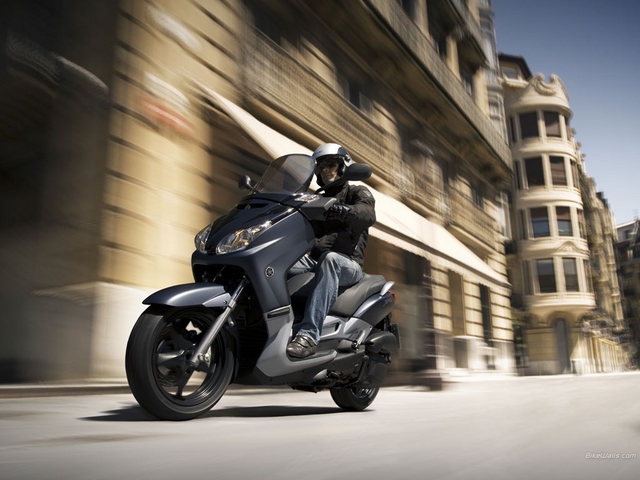 yamaha_x-max